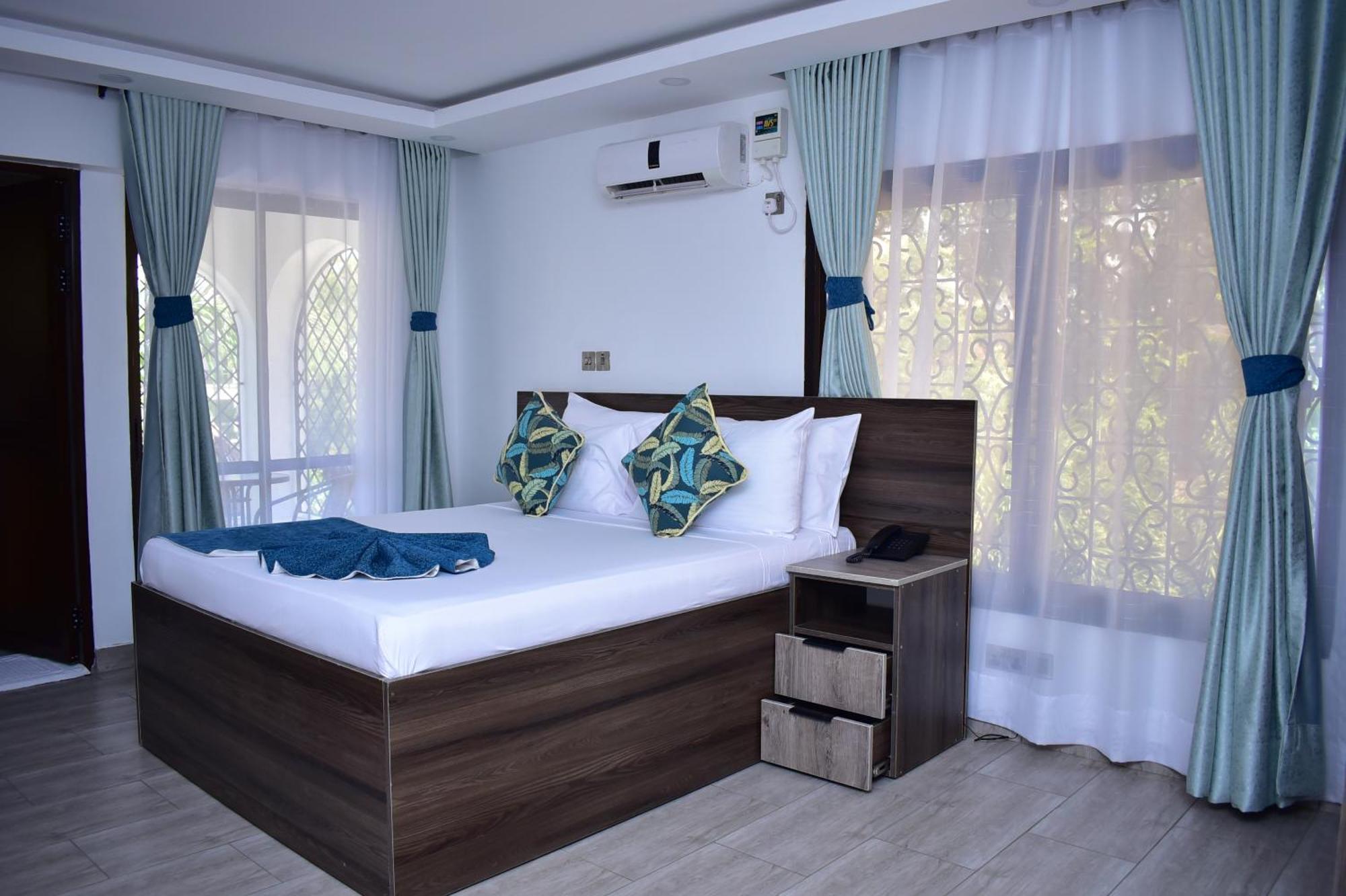 Makaazi Nyali Otel Mombasa Dış mekan fotoğraf
