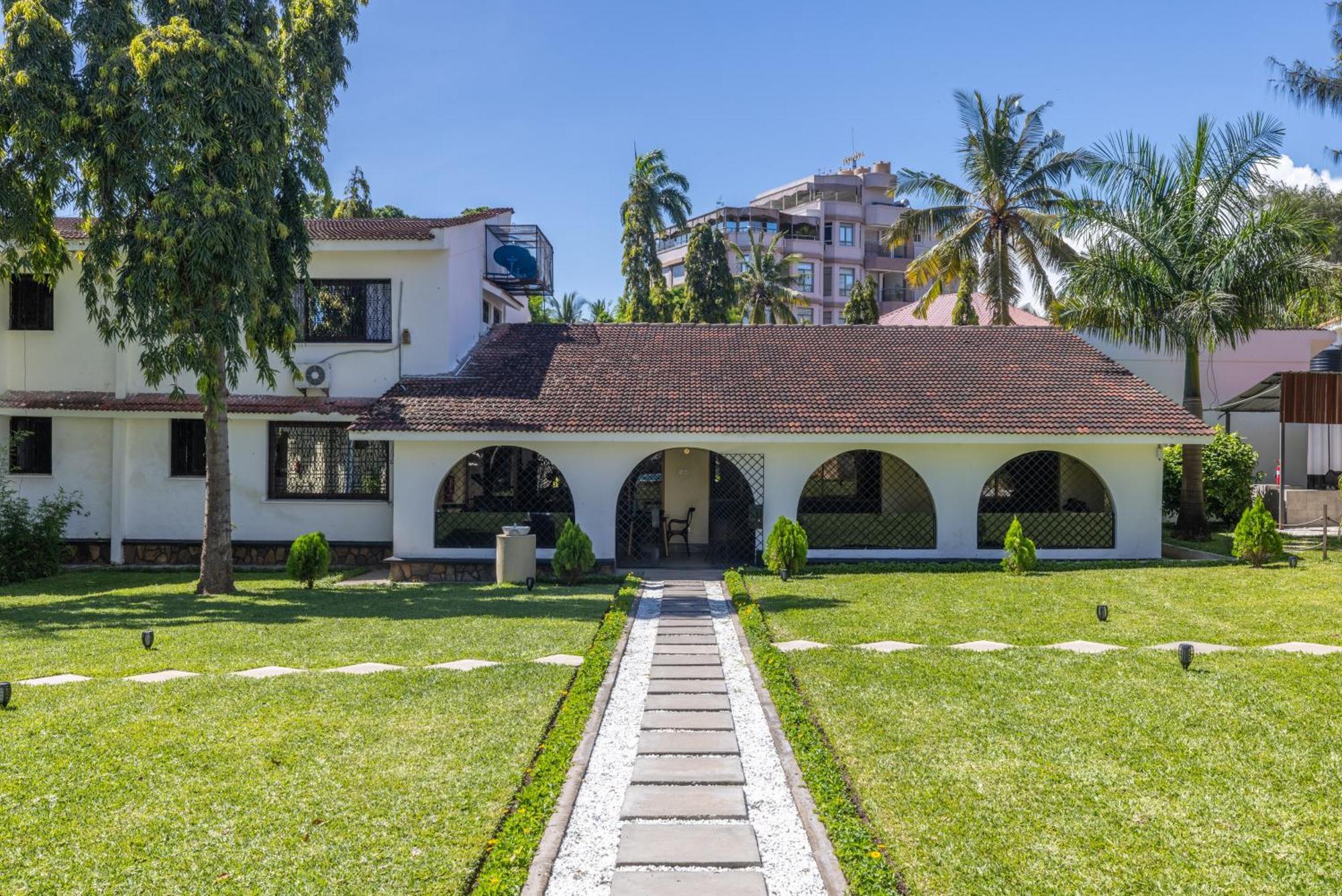 Makaazi Nyali Otel Mombasa Dış mekan fotoğraf