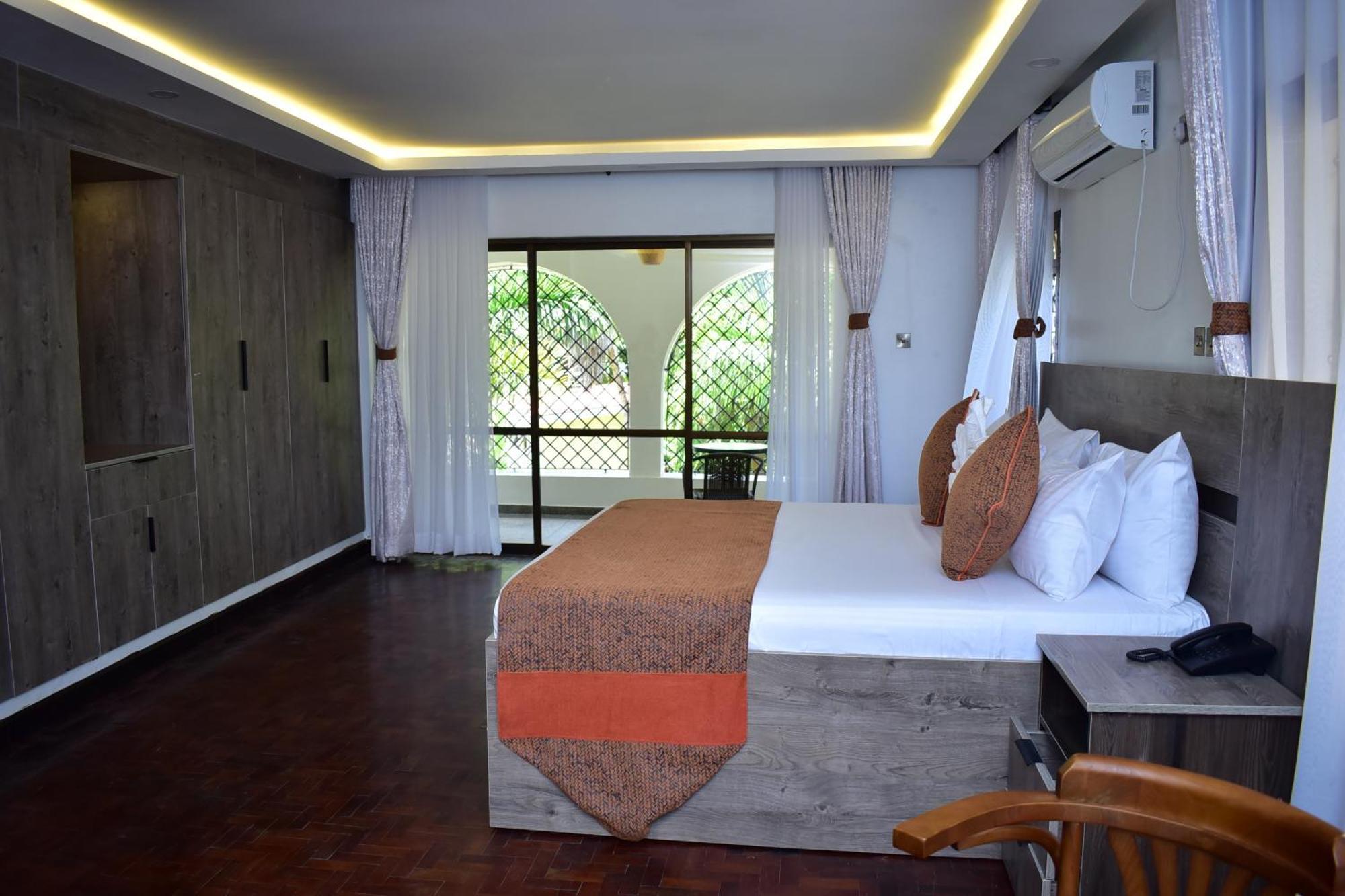 Makaazi Nyali Otel Mombasa Dış mekan fotoğraf