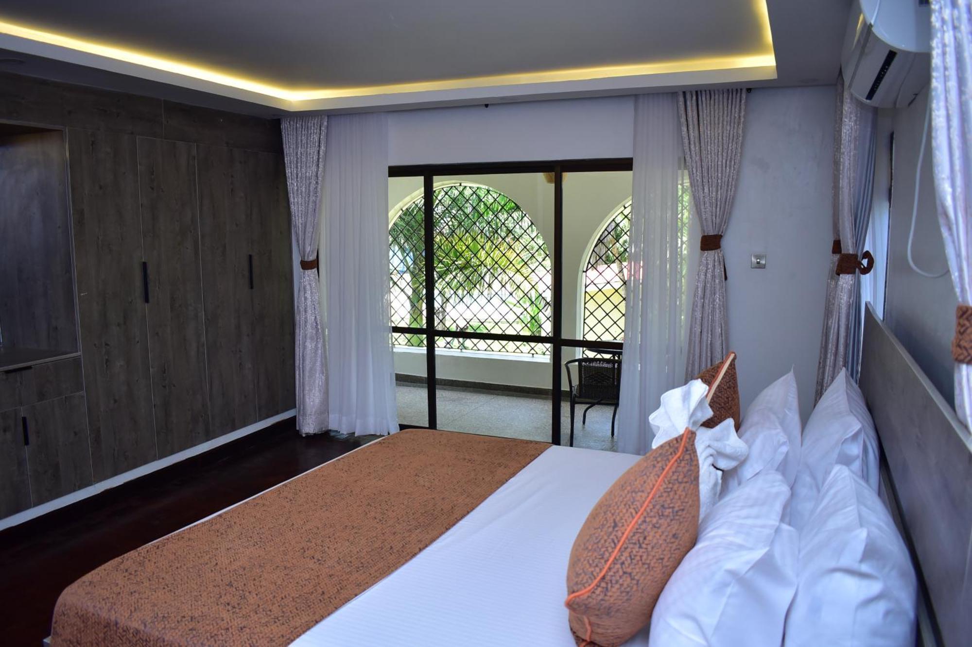Makaazi Nyali Otel Mombasa Dış mekan fotoğraf