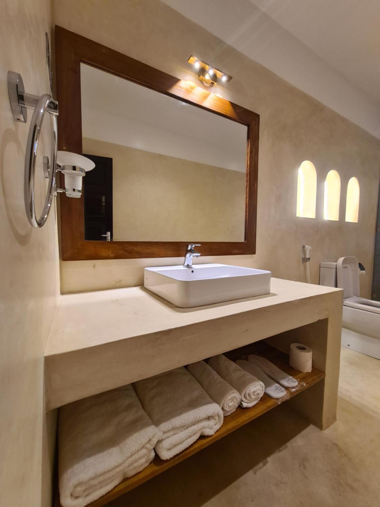 Makaazi Nyali Otel Mombasa Dış mekan fotoğraf